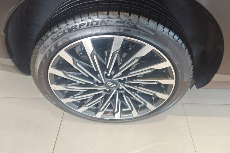 Used Hyundai Santa Fe 2024 2.0T Connoisseur Ultra Exterior 5