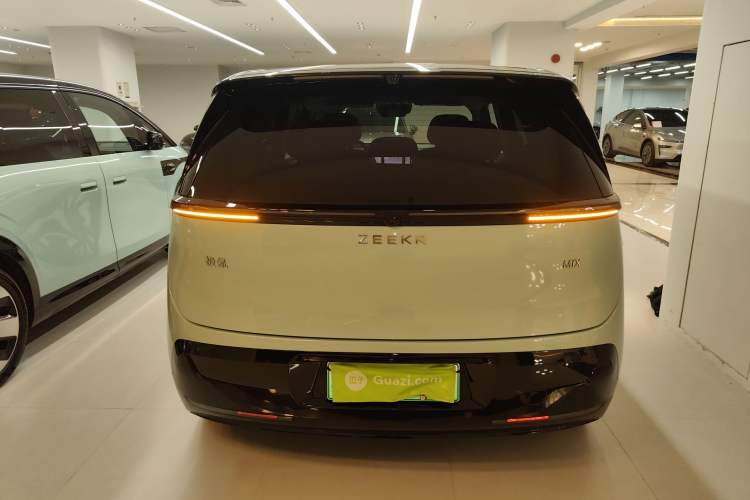Used Zeekr MIX 2025 Intelligent Driving Version
