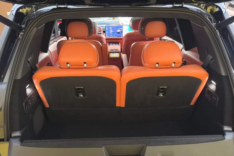 Used Lynk & Co 900 2025 2.0T Ultra
