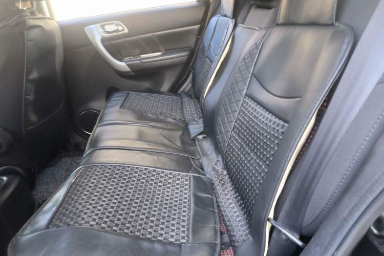 Used Haval H6 2015 Upgraded Model 1.5T Manual Two-Wheel Drive Urban Version
