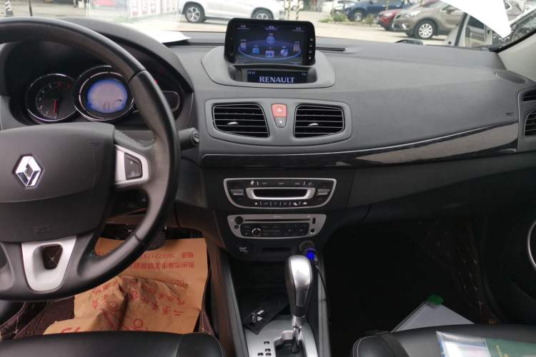 Used Renault Fluence 2015 2.0L Fashion Edition
