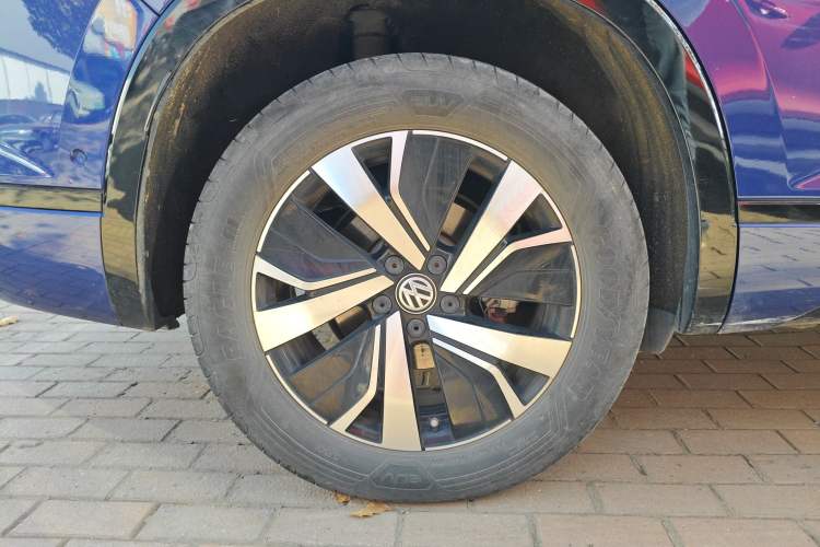 Used Volkswagen Tayron GTE Plug-in Hybrid 2020 1.4T Luxury Model Right Rear Wheel Hub