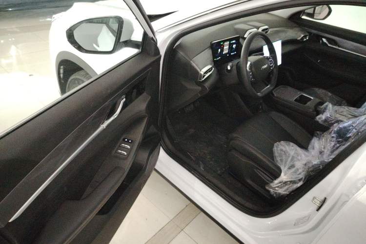 Used Dongfeng Aeolus SKY EV01 2025 530 km AIR Elite Edition
