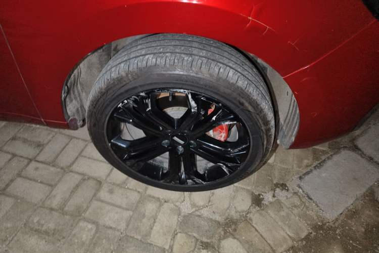 Used Wey VV5 2017 2.0T Flagship Edition Right Front Wheel Hub