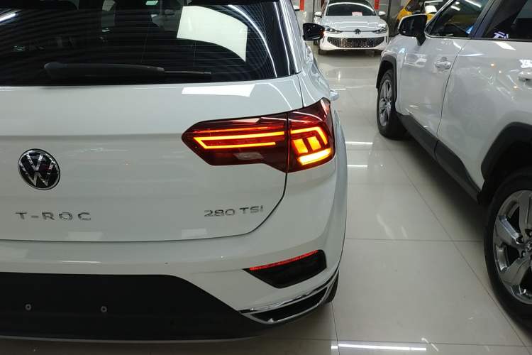 Used Volkswagen T-ROC 2021 280TSI DSG Two-Wheel Drive Comfort Connect Edition Right Rear Taillight