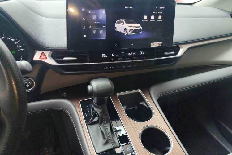 Used Toyota Granvia 2024 2.5L Hybrid Comfort Edition