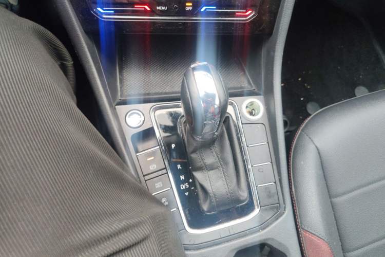 Used Volkswagen Bora 2020 1.5L Automatic Elite Version Gear Lever