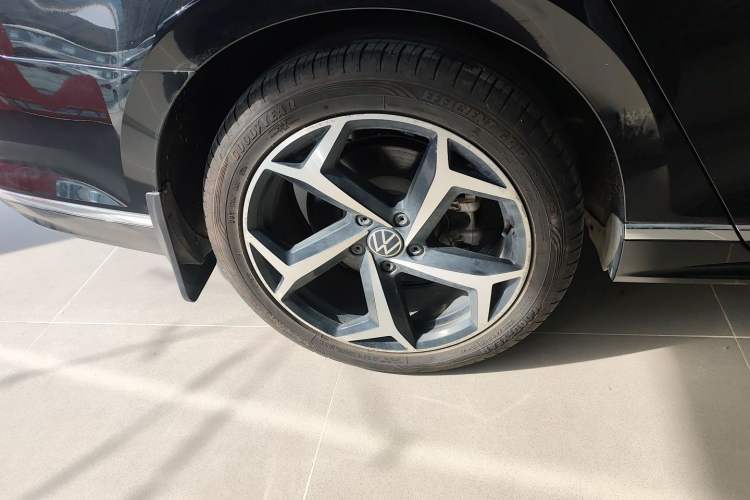 Used Volkswagen Magotan 2023 2 Million Units Limited Edition 330TSI DSG Leading Version
