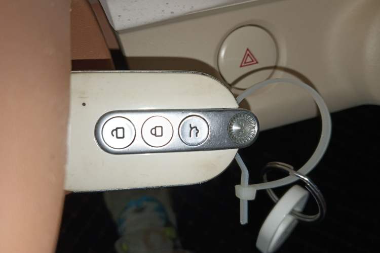 Used Wuling Hongguang MINIEV 2024 3rd Generation 215km Advanced Version Interior 1