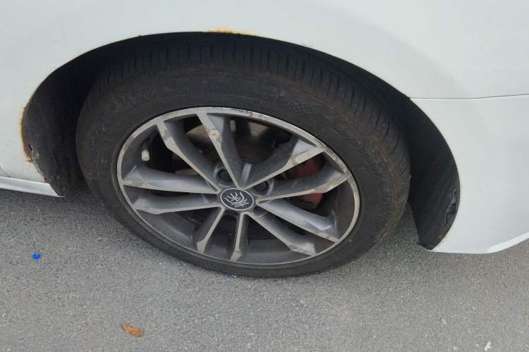 Used BYD Qin Pro 2019 Super Edition 1.5TI Automatic Smart Connect Enjoyment Model China VI Standard
