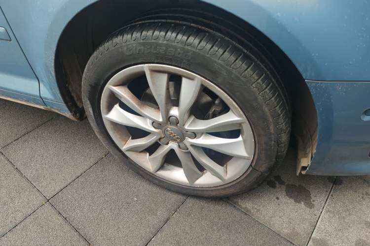 Used Audi A3 2010 Sportback 1.4T Luxury Model Right Front Wheel Hub