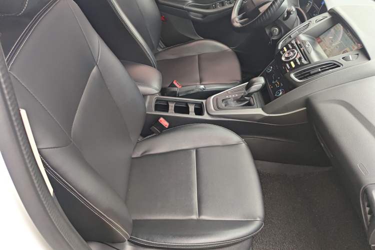 Used Ford Focus 2017 Hatchback 1.6L Automatic Comfort Plus SmartDrive Edition Right Front Seat