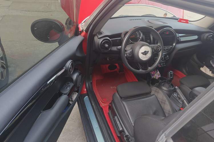 Used MINI MINI 2018 1.5T COOPER Classic Edition