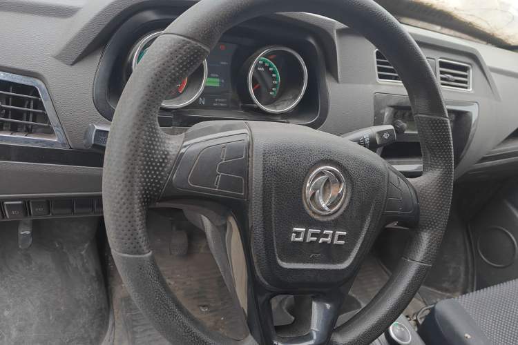 Used Dongfeng Yufeng EM26 2023 Standard Edition 41.472 kWh Henan Lithium Power
