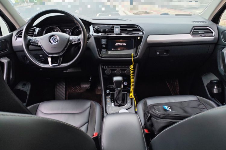 Used Volkswagen Tiguan L 2019 330TSI Automatic Two-Wheel Drive Smart Luxury Version China VI Standard Center Console