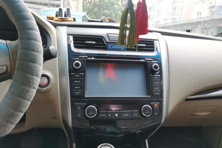 Used Nissan Teana 2014 2.0L XL Upper Tech Edition Audio And AC Panel