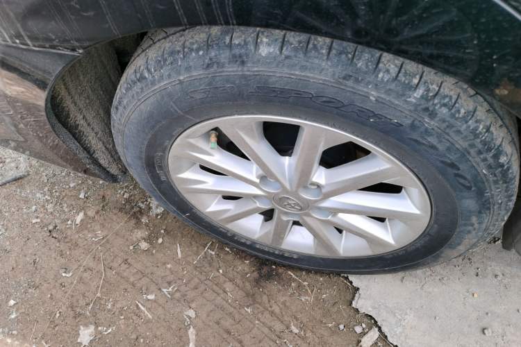 Used Toyota Camry 2016 2.0E 10th Anniversary Elite Edition Exterior 5