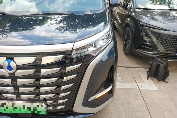 Used Denza D9 2022 DM-i 970 Four-Wheel Drive Prestige Model
