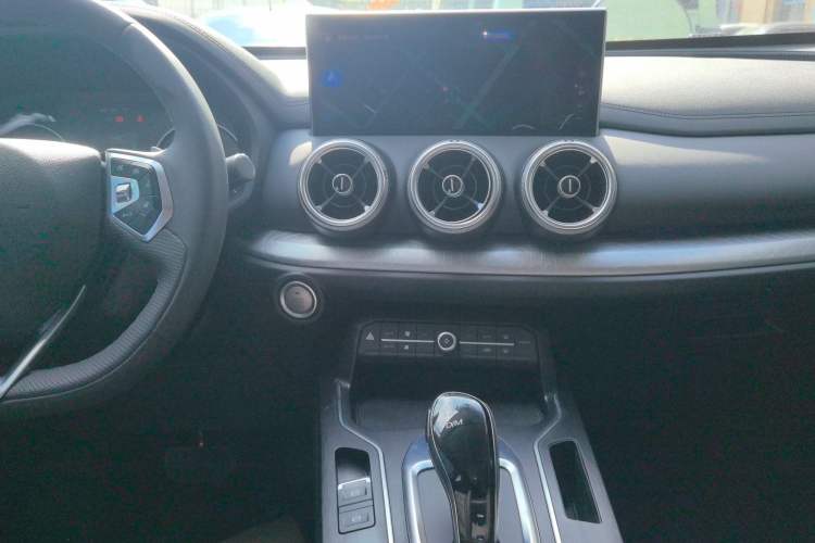 Used Wey VV5 2021 1.5T Two-Wheel Drive Color Pioneer