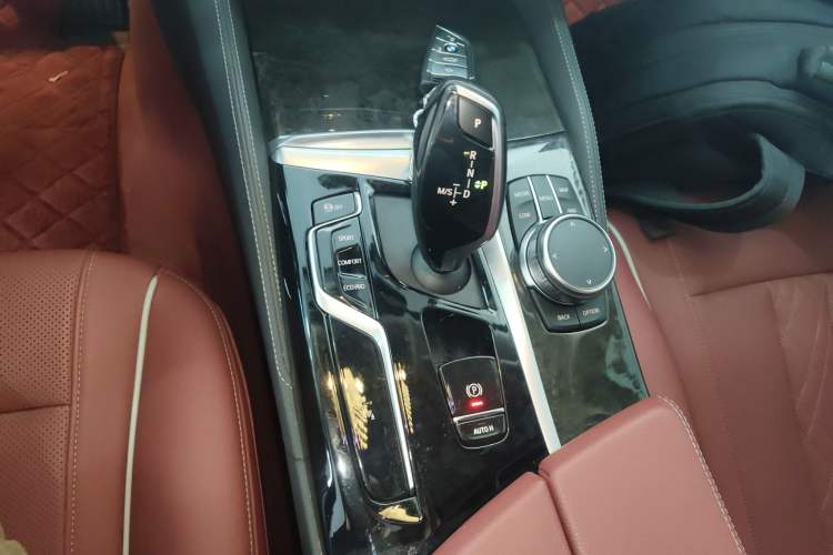 Used BMW 5 Series 2022 Second Facelift 525Li Luxury Package
