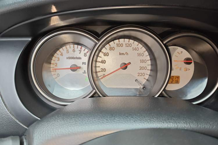 Used Nissan Livina 2010 Jingrui Edition 1.6L Manual Standard Model Instrument Cluster