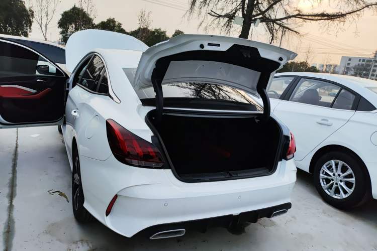 Used MG 5 2021 Revised Version 180 DVVT CVT Youth Luxury Edition
