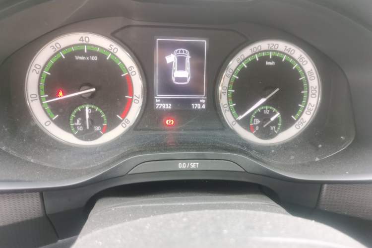 Used Skoda Kodiaq 2018 Facelifted TSI330 5-Seater Two-Wheel-Drive Comfort Edition Odometer Close Up