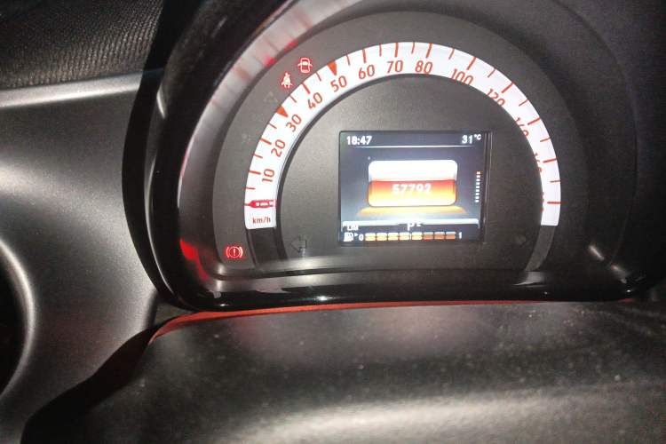 Used smart fortwo 2017 1.0L 52kW New Sound Special Edition China V Emission Standard
