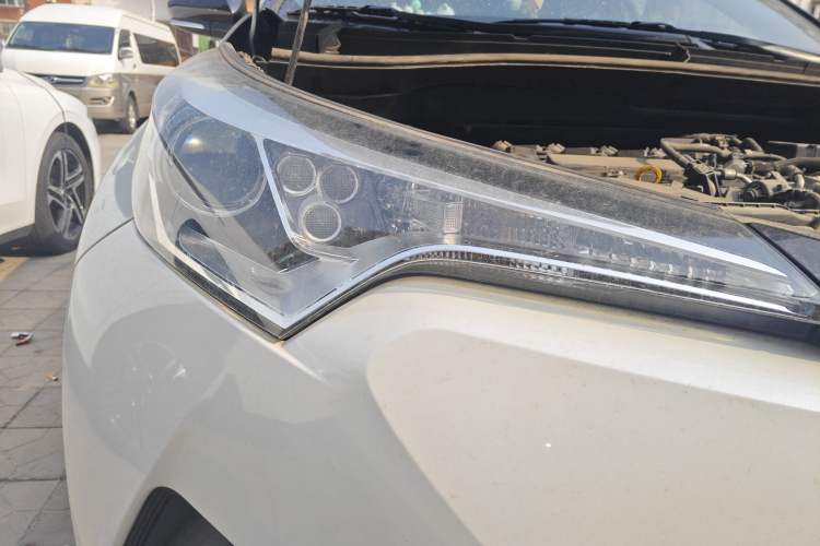 Used Toyota IZOA 2018 2.0L Yichi Version China VI Standard