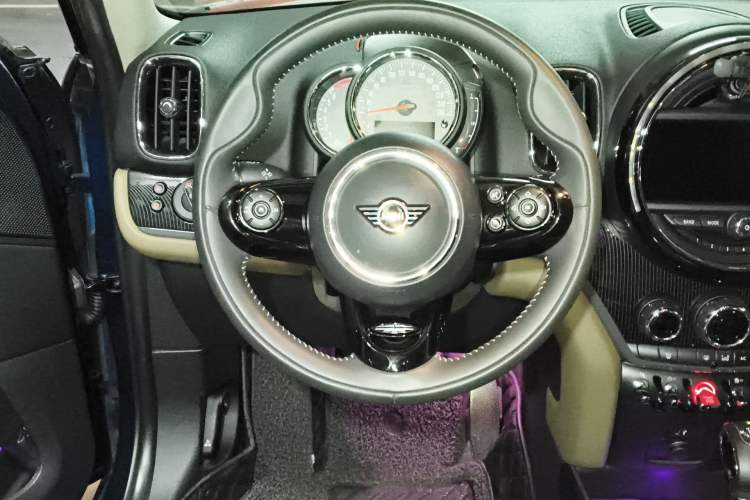 Used MINI Countryman 2018 2.0T COOPER S ALL4 Artist Steering Wheel