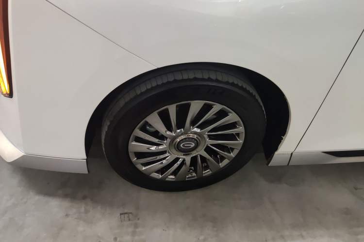 Used GAC Trumpchi M8 2023 Zongshi Series Dual-Motor Supreme Edition Left Front Wheel Hub