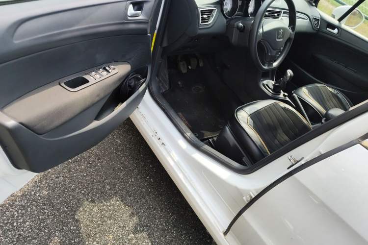 Used Peugeot 308 2013 1.6L Manual YouShang Model Driver Seat