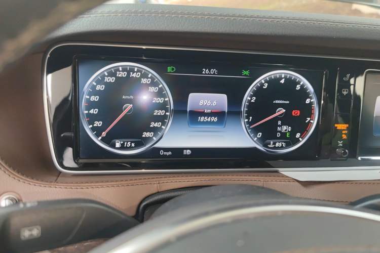 Used Mercedes-Benz S-Class 2014 S 320 L Business Model Odometer Close Up