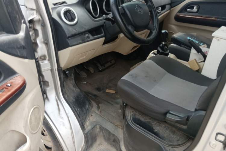 Used CHANGAN KAICHENG Ruixing M80 2018 1.5L Comfort Version Flat-Top Liftback 4G15S Driver Seat