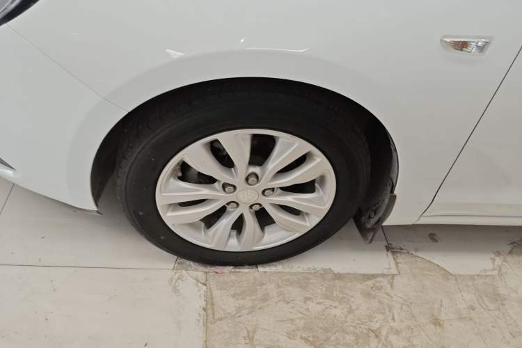 Used Buick GT 2021 Revised Version Flagship 1.5L Automatic Elite Edition Left Front Wheel Hub