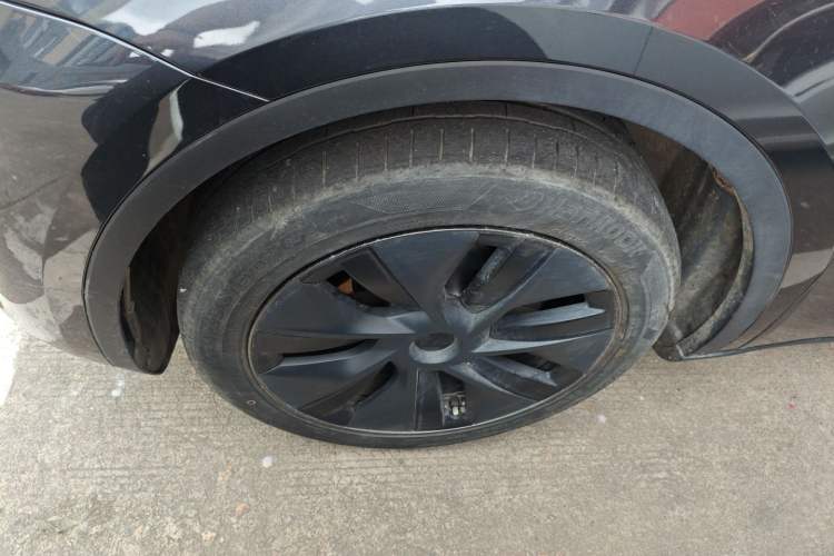 Used Tesla Model Y 2024 Long-Range All-Wheel-Drive Version