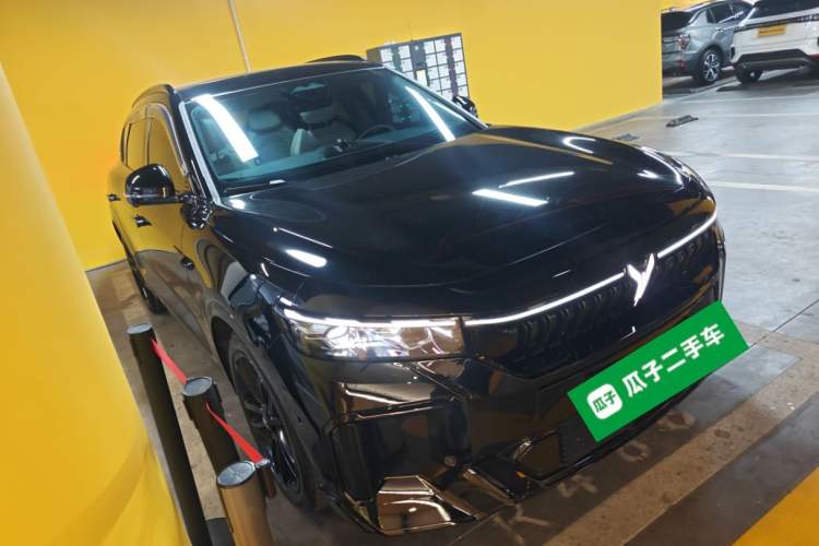 Used VOYAH FREE 2025 318 259 km All-Wheel-Drive Exploration Edition