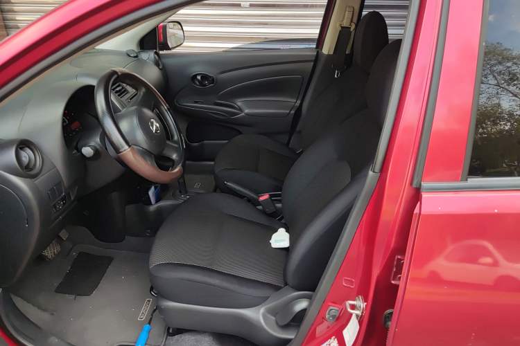 Used Nissan Sunny 2011 1.5XE CVT Comfort Edition Left Front Seat