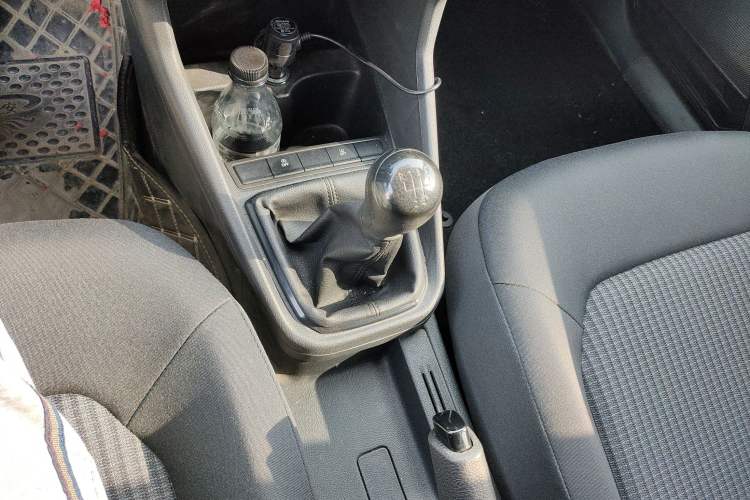 Used Volkswagen Santana 2019 1.5L Manual Fashion Edition China VI Standard Gear Lever