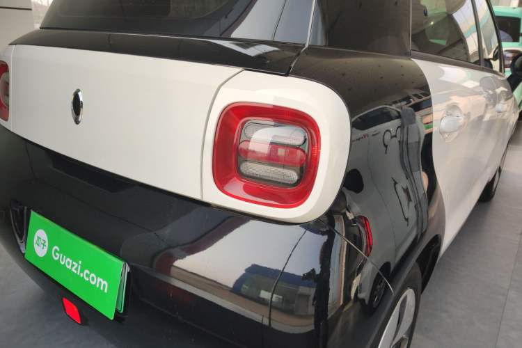 Used ORA Black Cat 2021 301 km Basic Version
