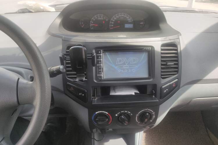 Used Geely Auto Diamond 2013 1.5L Manual Entry-Level Model Audio And AC Panel