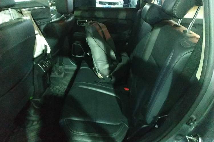 Used Mitsubishi Outlander 2019 2.4L 4x4 Zhi Xiang Edition 5 Seats China VI Standard
