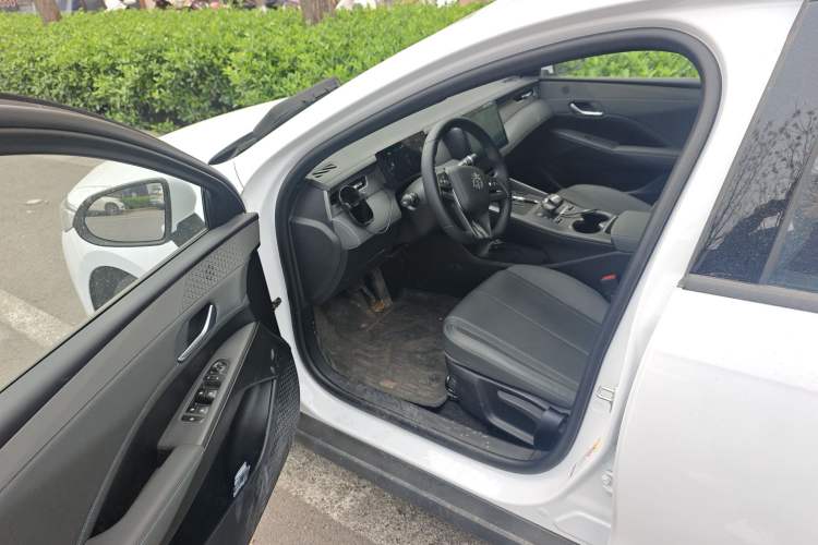 Used BYD Qin PLUS 2025 DM-i Smart Drive 55KM Leading Model
