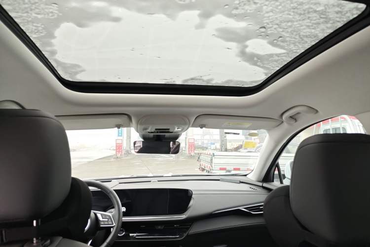 Used Buick Envision 2025 Encore Plus 28T Two-Wheel-Drive Platinum Edition