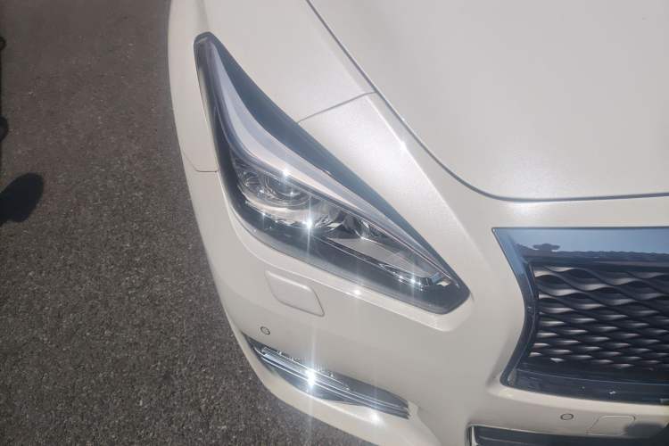 Used Infiniti Q70 2017 Q70L 3.5L Hybrid Luxury Edition Right Front Headlight