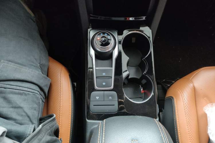 Used Ford Escape 2020 EcoBoost 245 Two-Wheel Drive Smart & Enjoyment Model
