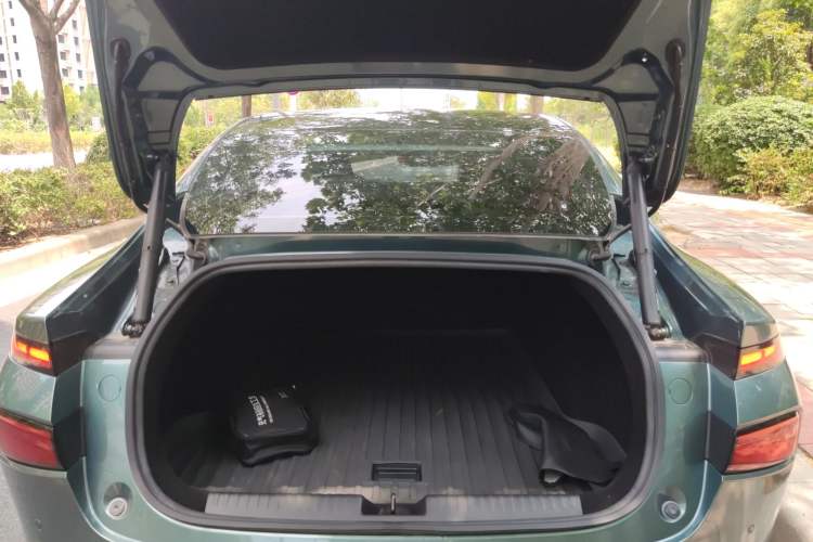 Used XPeng P7 2023 P7i 610 Pengyi Performance Edition Trunk