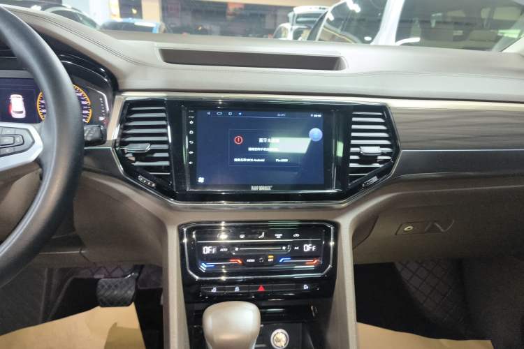 Used Volkswagen Viloran 2020 330TSI Business Edition Audio And AC Panel