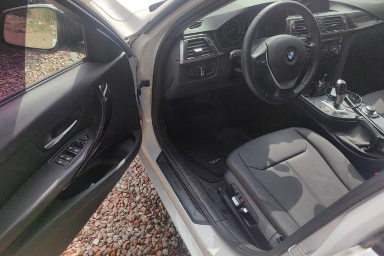 Used BMW 3 Series 2016 320i Fashion Model
