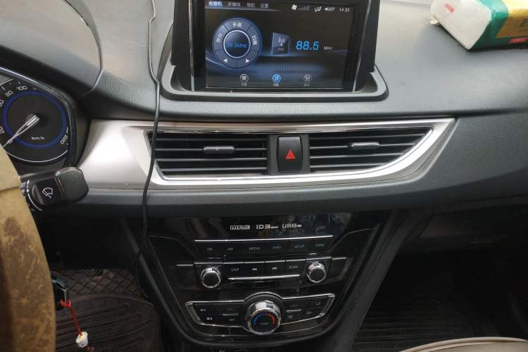 Used Changan Alsvin V7 2015 1.6L Manual Enjoyment Model China IV Standard
